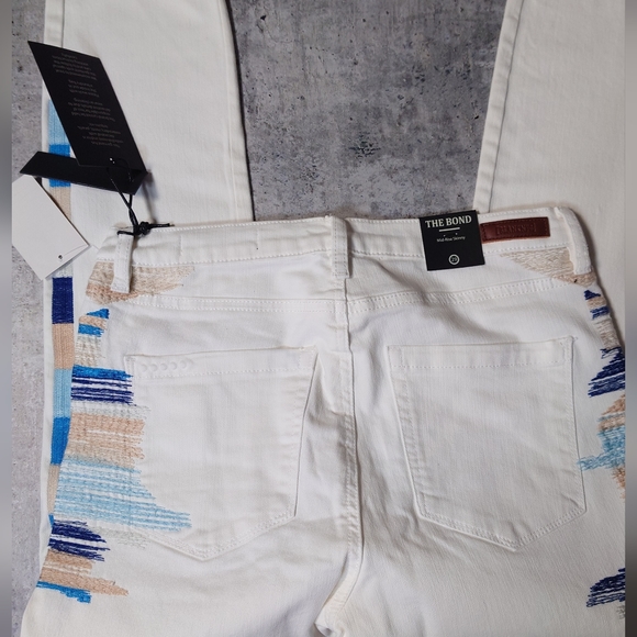 BlankNYC Cream Embroidered Jeans - Picture 9 of 10